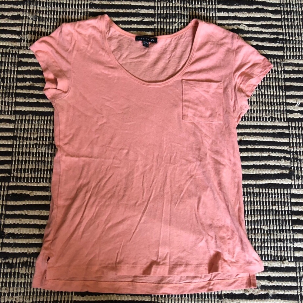 Beginning boutique pink pocket T-shirt Rusty XS